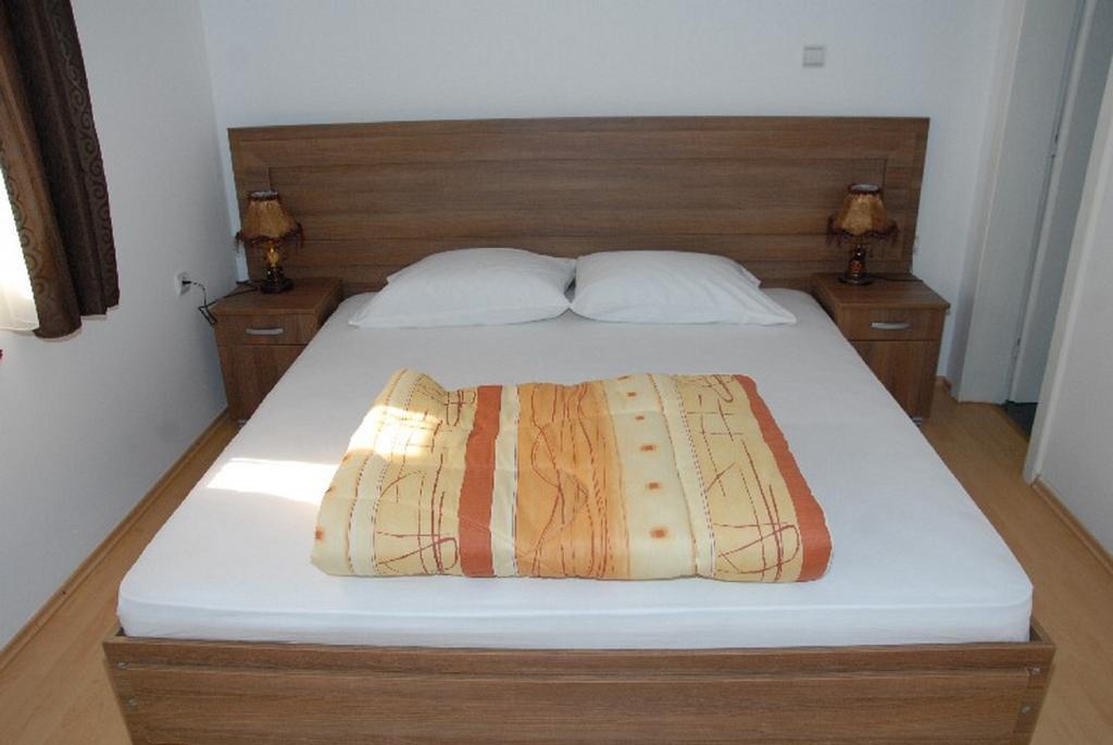 Guesthouse Vila Nova Morović Habitación foto